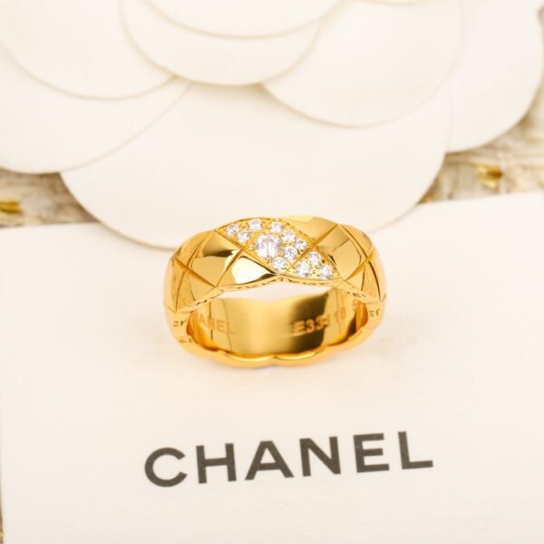 Chanel - Image 4