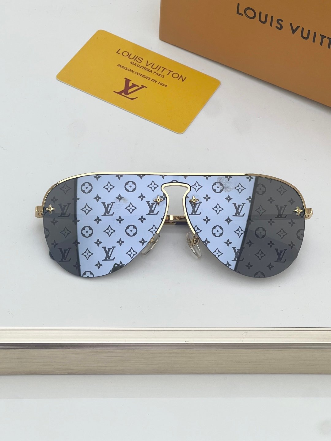 LV - Image 4