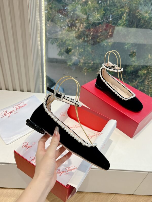Roger Vivier - Image 4