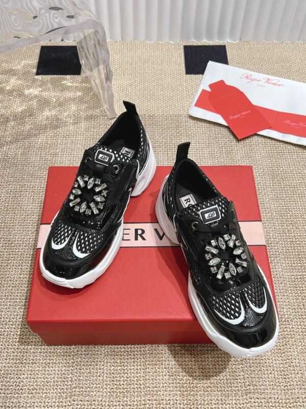 Roger Vivier - Image 6