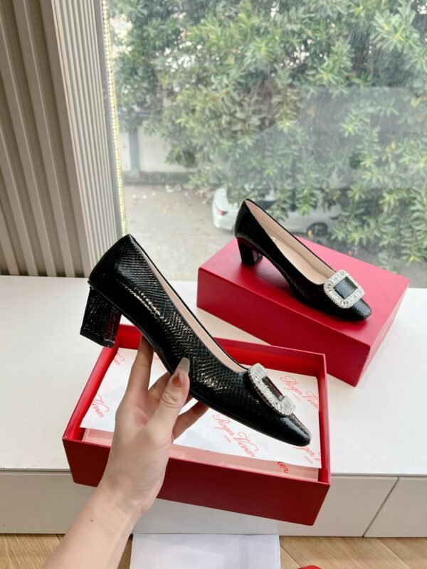 Roger Vivier - Image 6