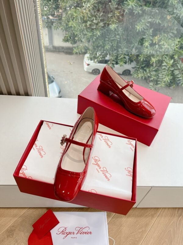 Roger Vivier - Image 6