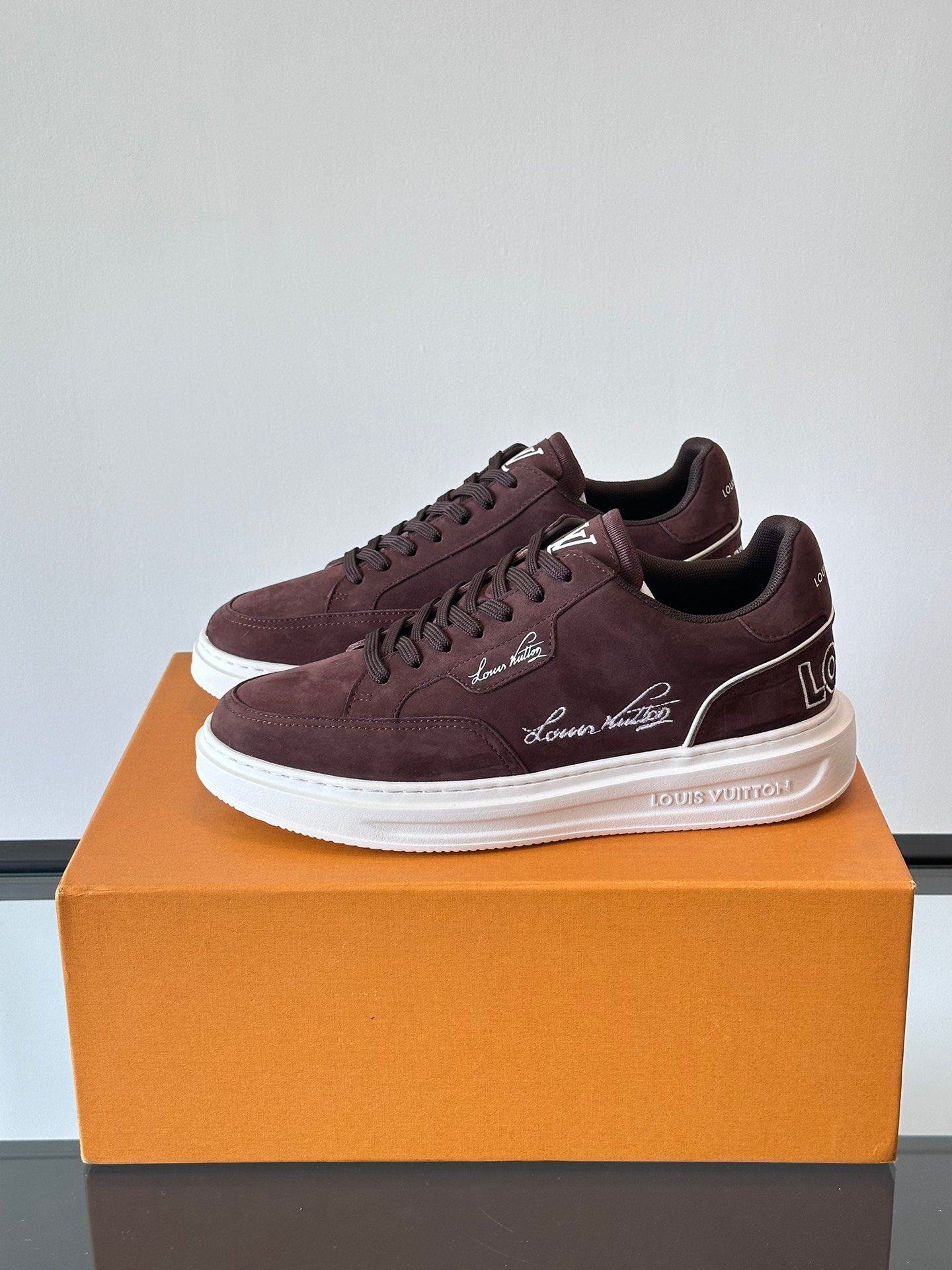 LV MAN - Image 4