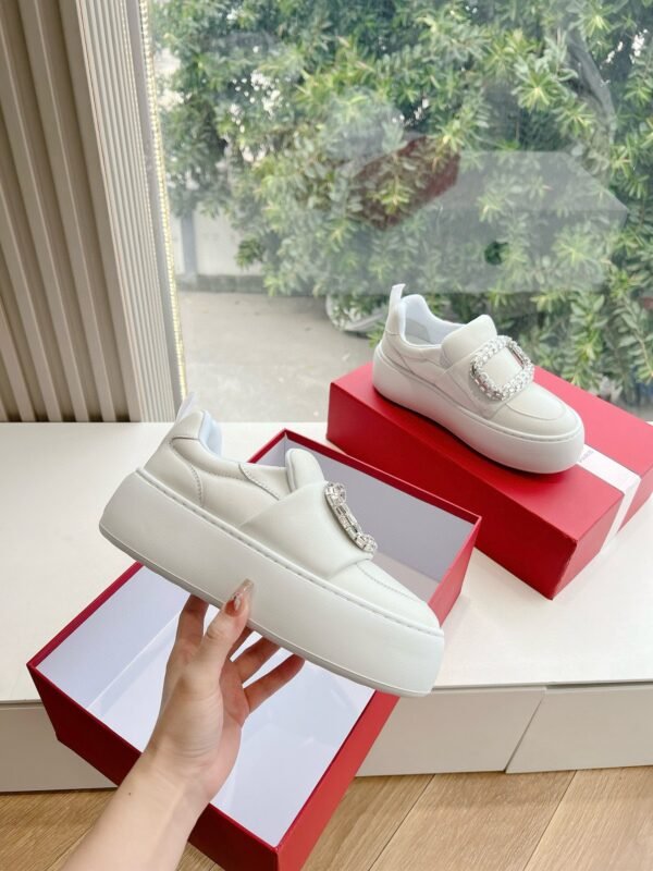 Roger Vivier - Image 6