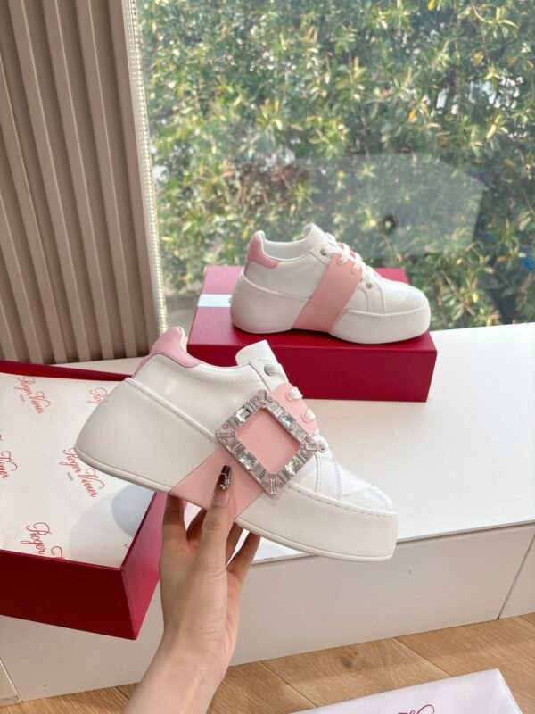 Roger Vivier - Image 6