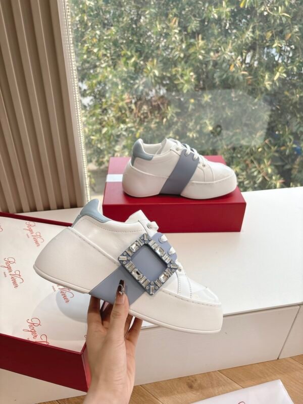Roger Vivier - Image 6