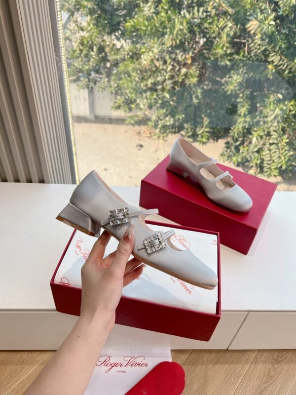 Roger Vivier - Image 6