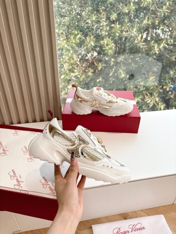 Roger Vivier - Image 6