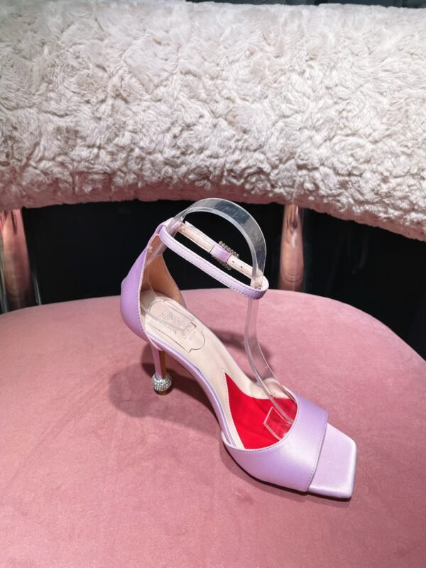 Roger Vivier - Image 6