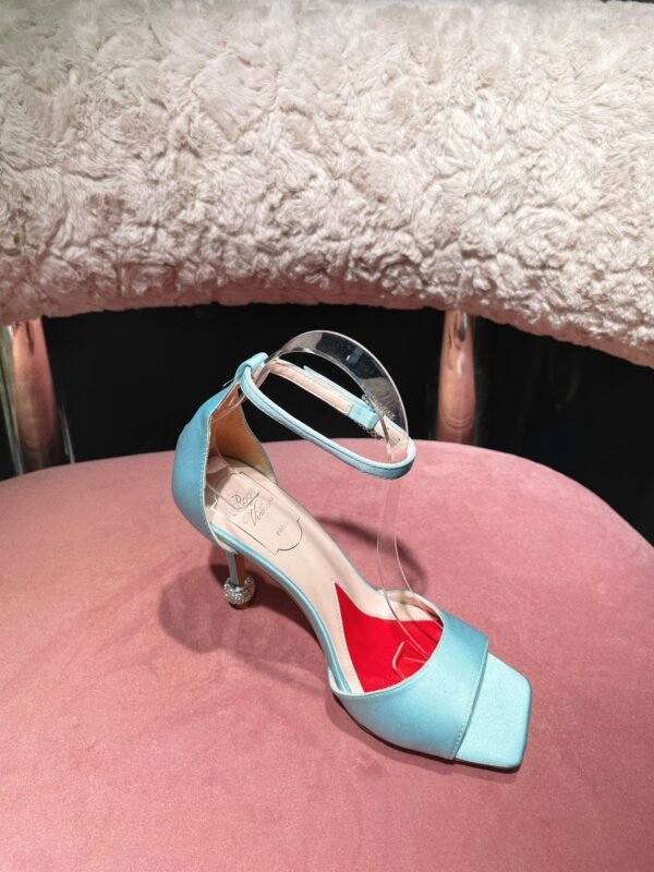 Roger Vivier - Image 6