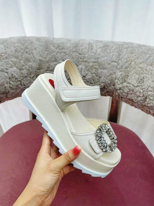 Roger Vivier - Image 4
