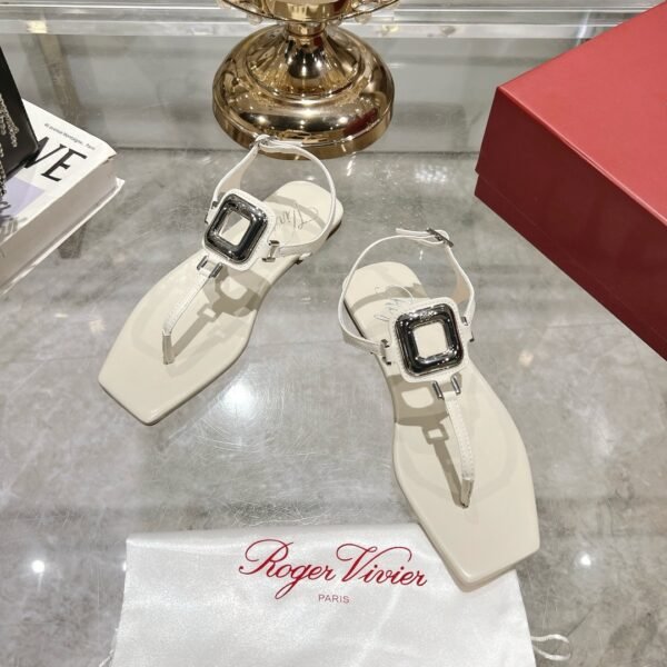 Roger Vivier - Image 6