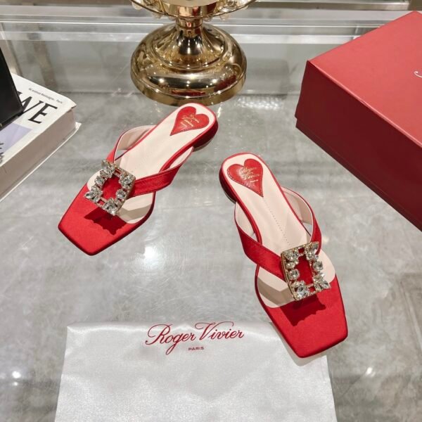 Roger Vivier - Image 6