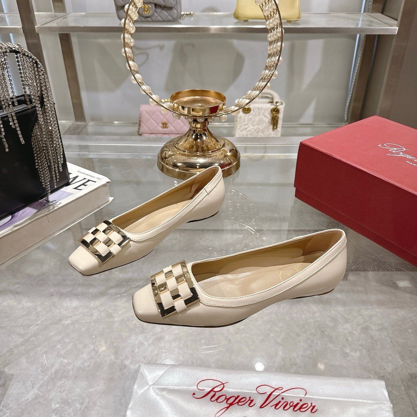 Roger Vivier - Image 6