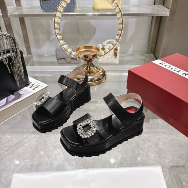 Roger Vivier - Image 6