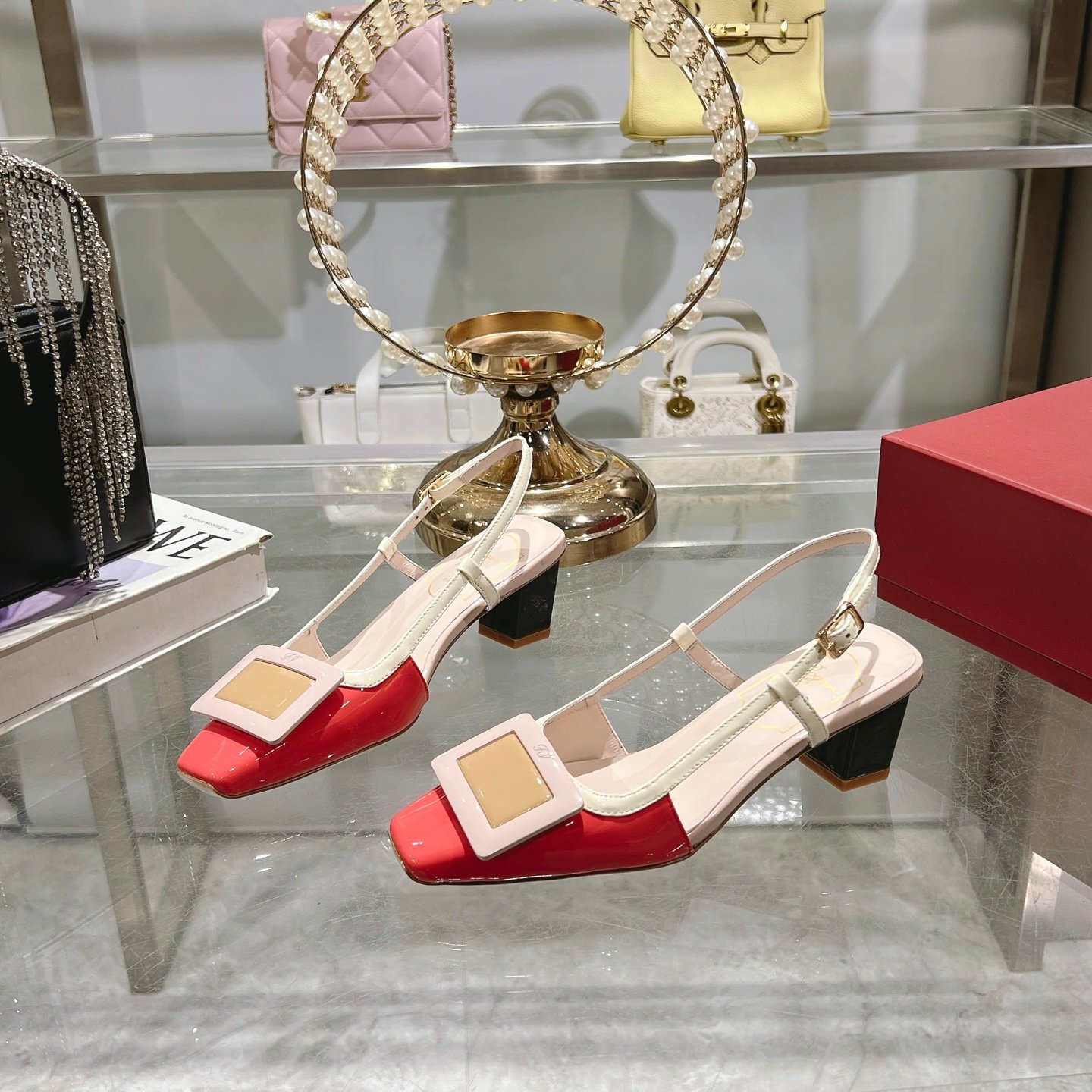 Roger Vivier - Image 6