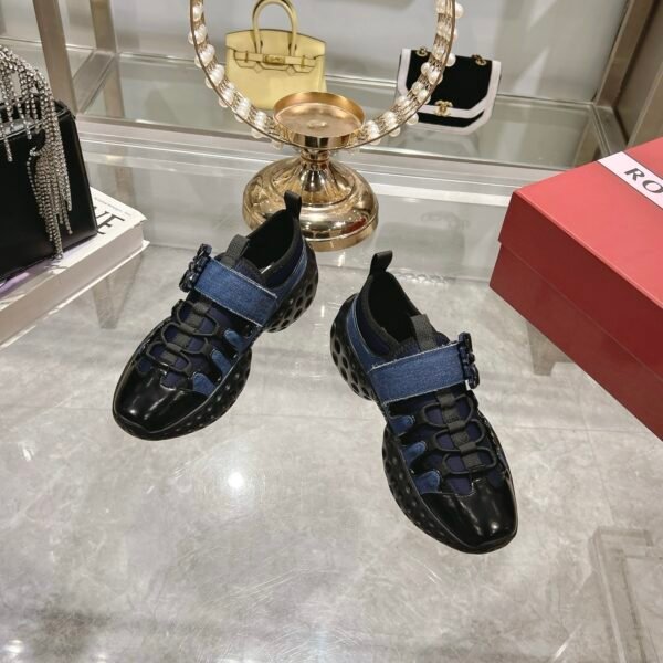 Roger Vivier - Image 6