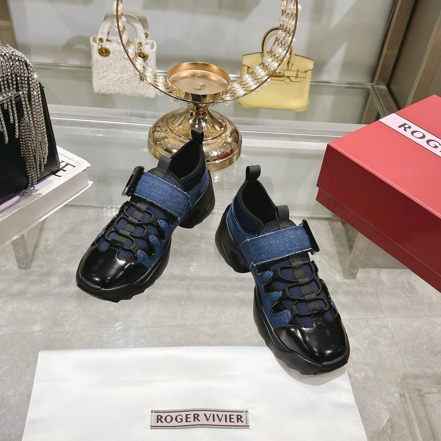 Roger Vivier - Image 6