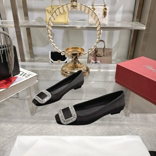 Roger Vivier - Image 3