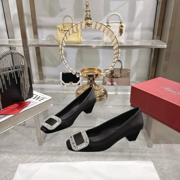 Roger Vivier - Image 4