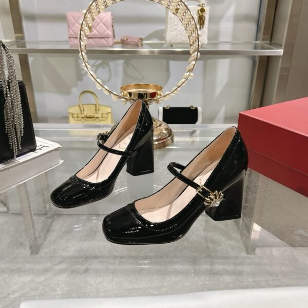 Roger Vivier - Image 6