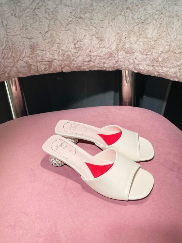 Roger Vivier - Image 4