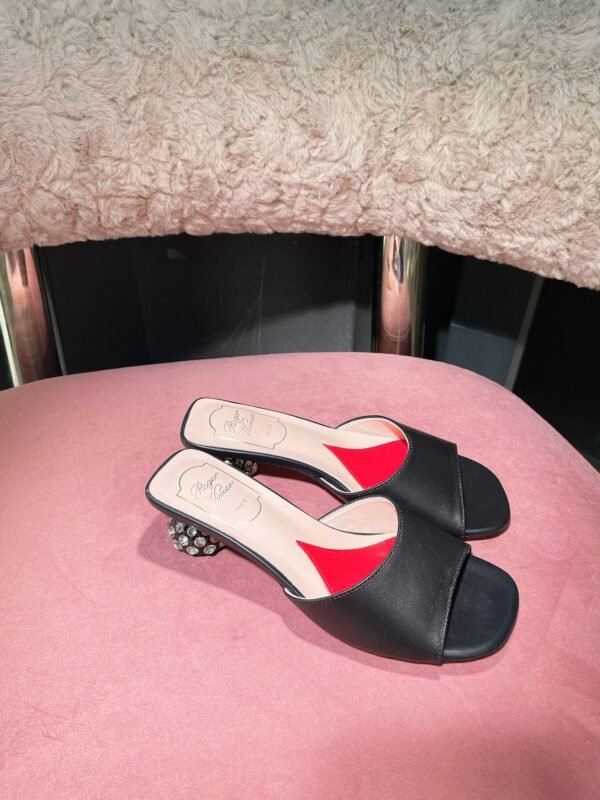 Roger Vivier - Image 6