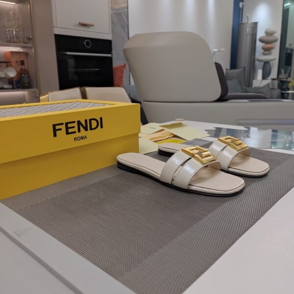 FENDI - Image 4