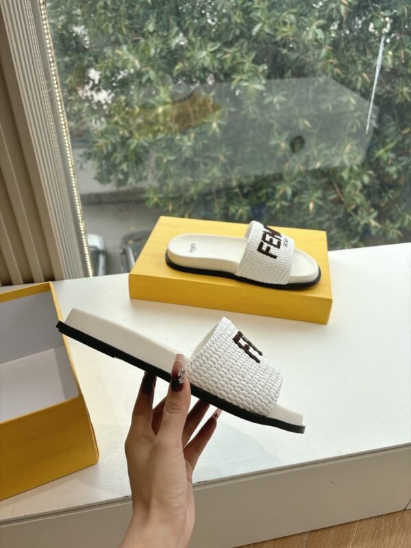 FENDI - Image 4
