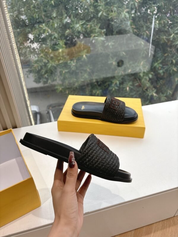 FENDI - Image 4