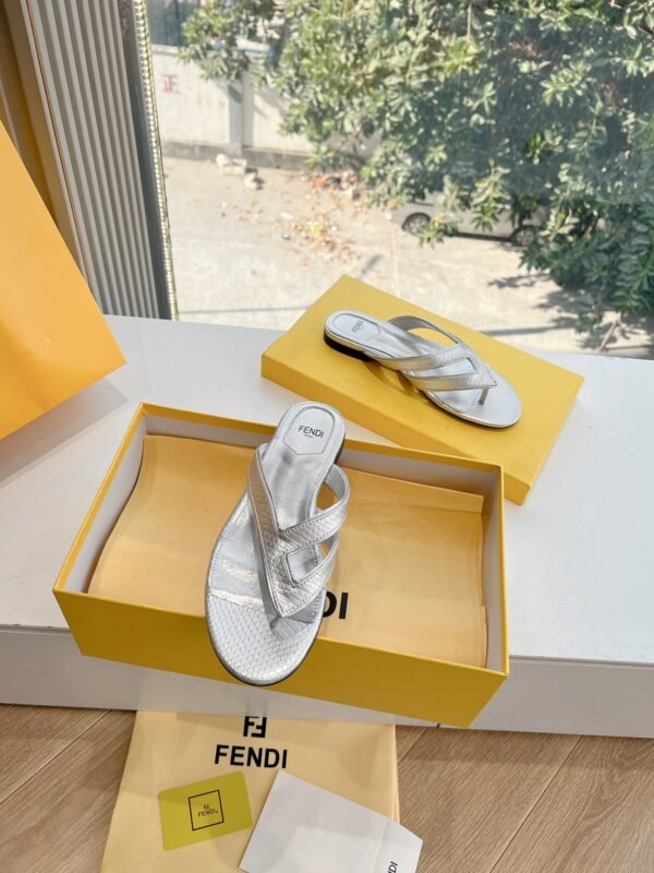 FENDI - Image 4