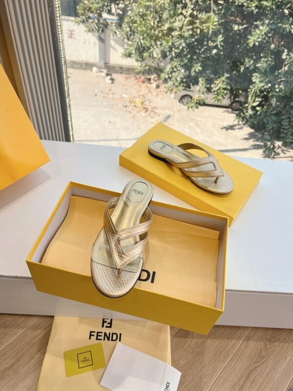 FENDI - Image 4