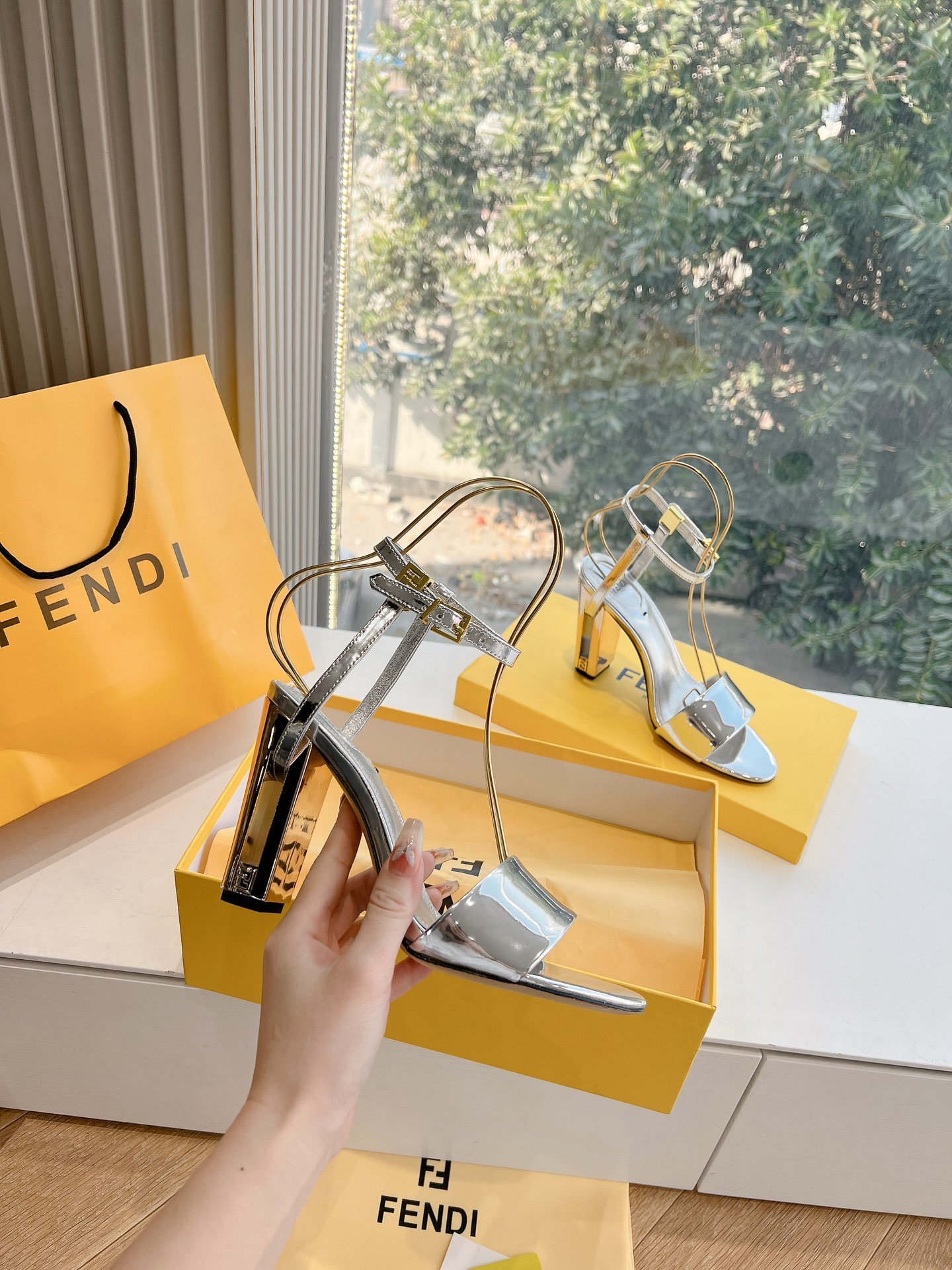 FENDI - Image 4