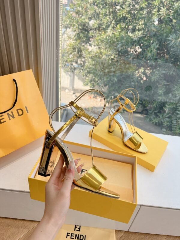 FENDI - Image 4
