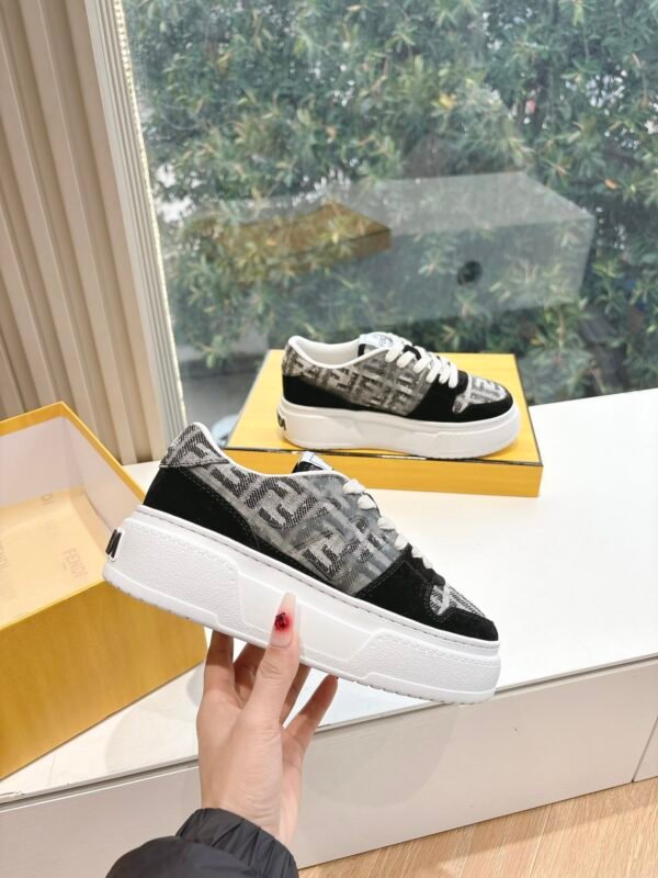FENDI - Image 4