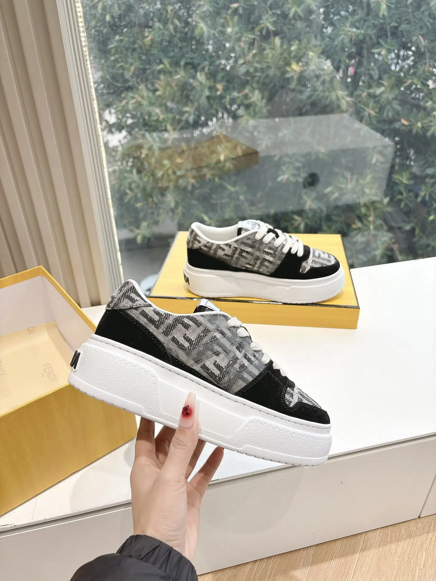 FENDI - Image 4
