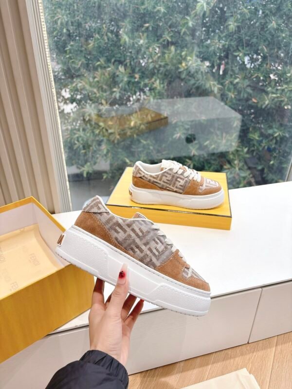 FENDI - Image 4