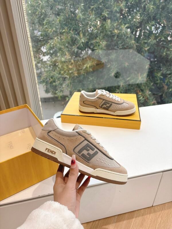 FENDI - Image 4