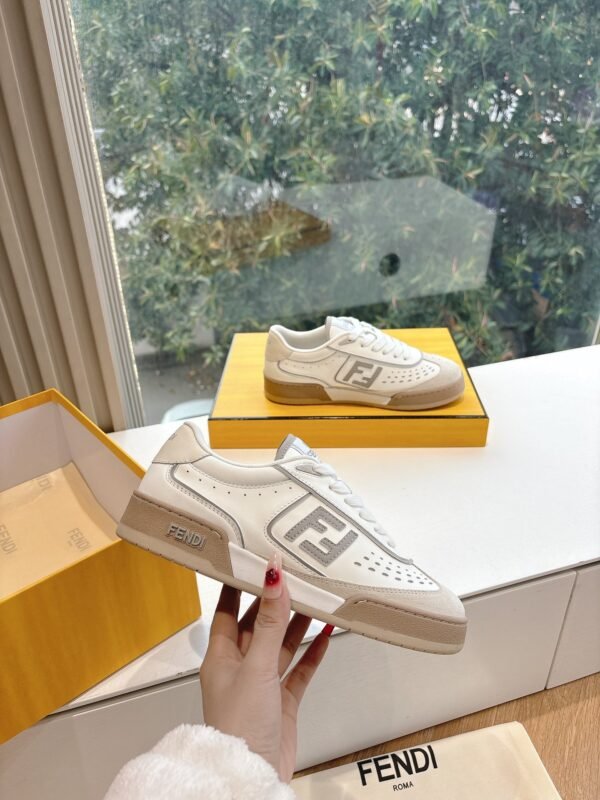 FENDI - Image 4