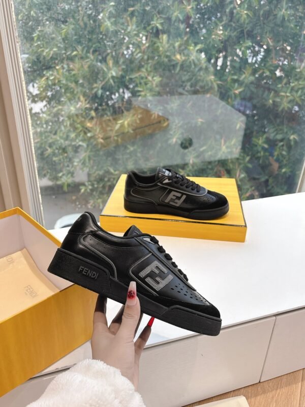 FENDI - Image 4
