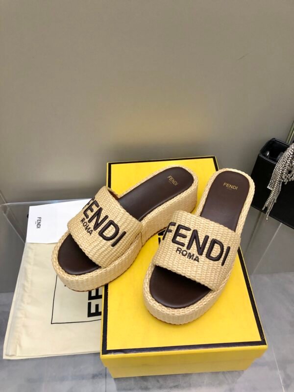 FENDI - Image 4