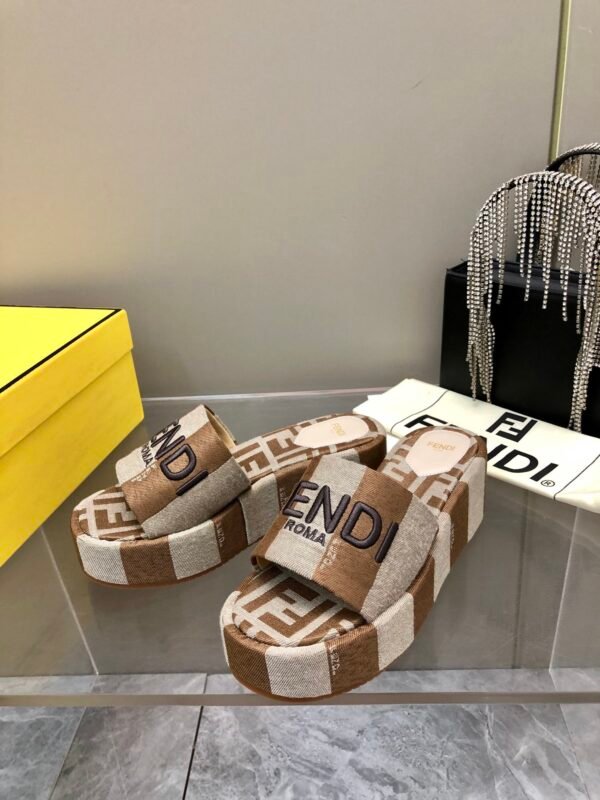 FENDI - Image 4
