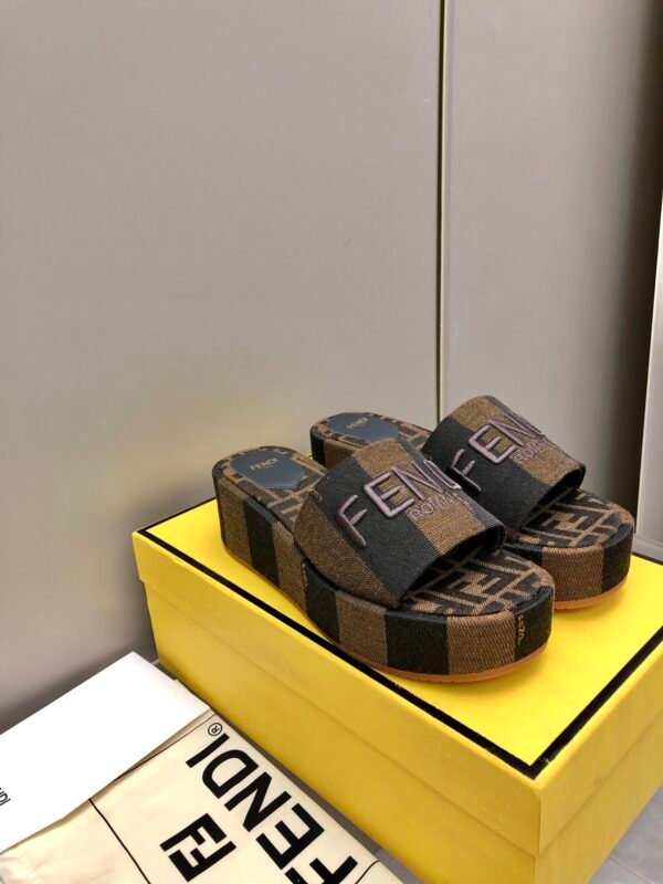 FENDI - Image 4