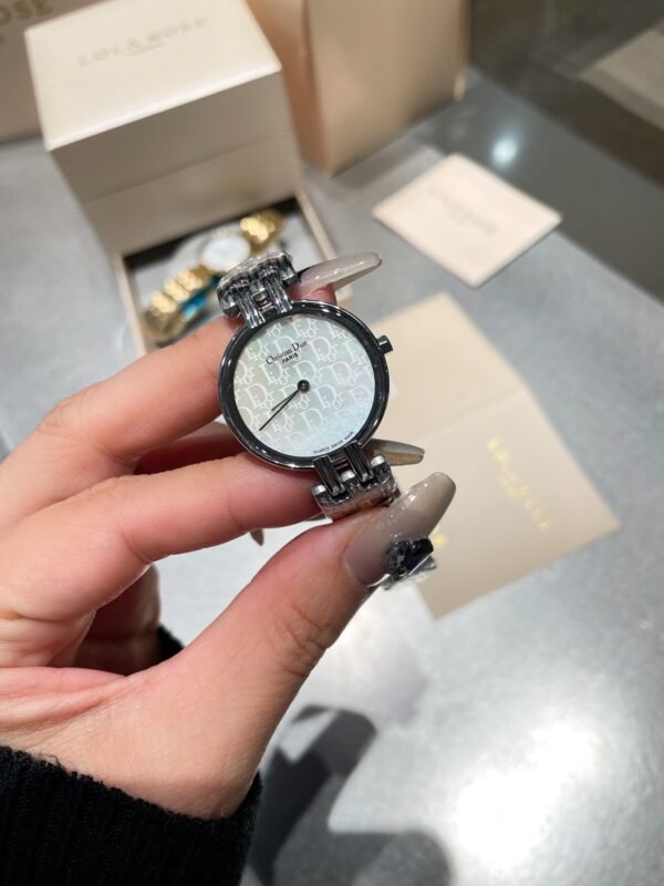 Dior - Image 4