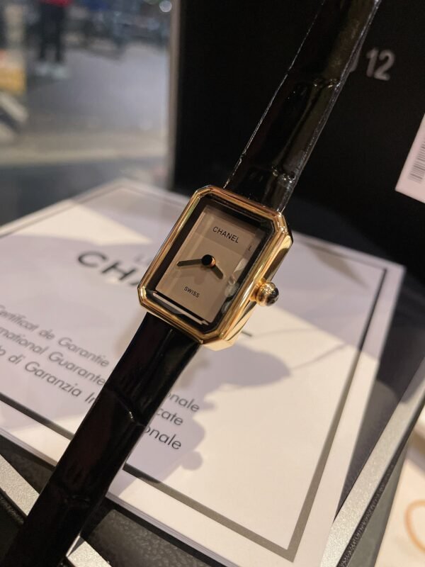 CHANEL - Image 4