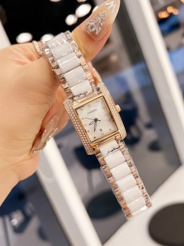 CHANEL - Image 4