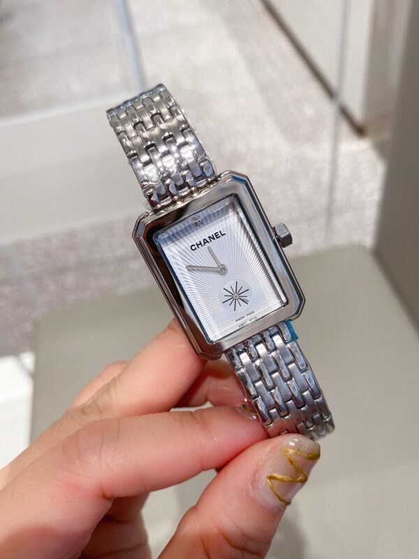 CHANEL - Image 4