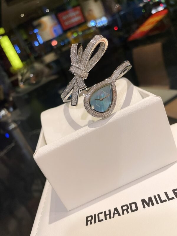 CHANEL - Image 6