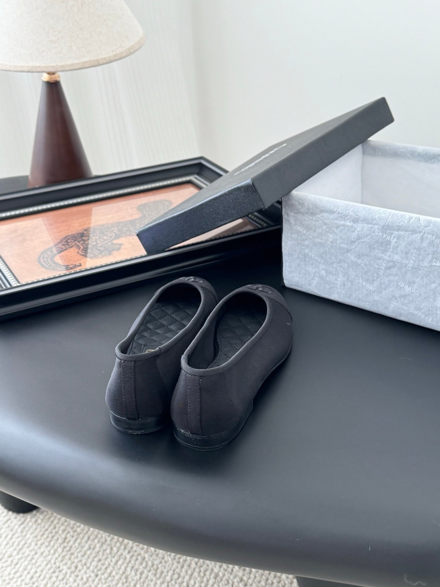 CHANEL Woman - Image 4