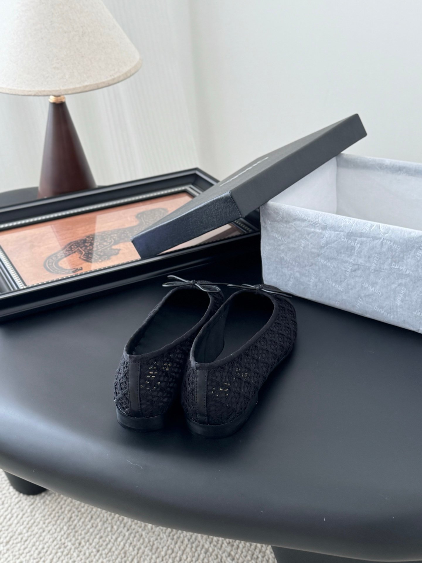 CHANEL Woman - Image 6